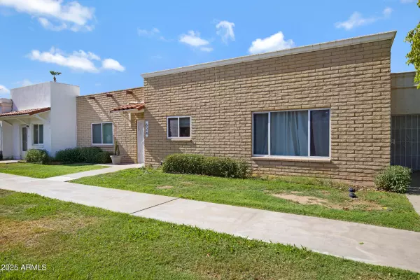 Mesa, AZ 85203,624 N PIONEER Circle