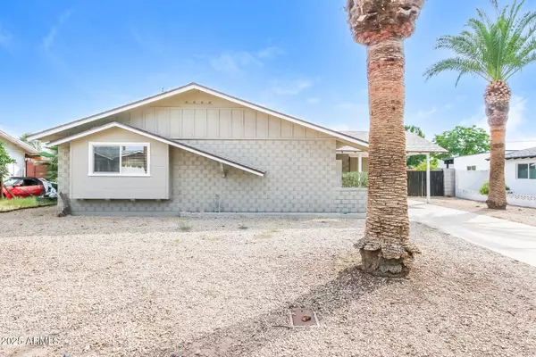8225 E SELLS Drive, Scottsdale, AZ 85251