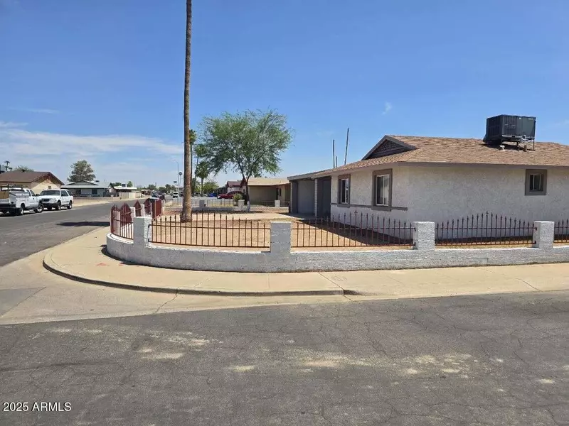 5977 W BRITTON Avenue, Phoenix, AZ 85033