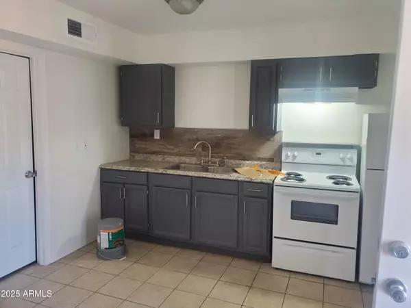 Phoenix, AZ 85040,846 E WIER Avenue #5