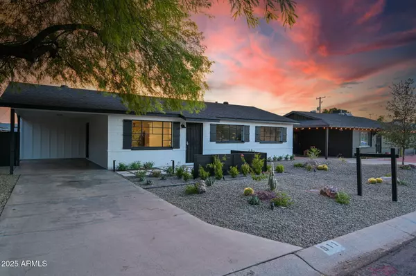 Phoenix, AZ 85020,911 E RUTH Avenue
