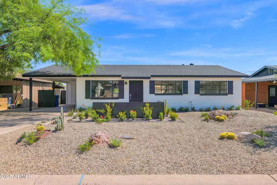 911 E RUTH Avenue, Phoenix, AZ 85020