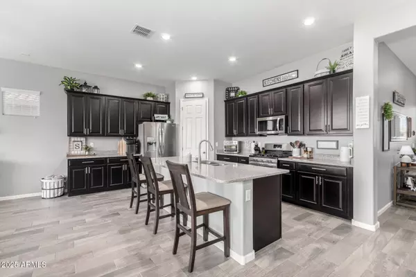 16561 W CIELO GRANDE Avenue, Surprise, AZ 85387