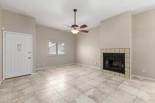 Phoenix, AZ 85022,1002 E CHARLESTON Avenue