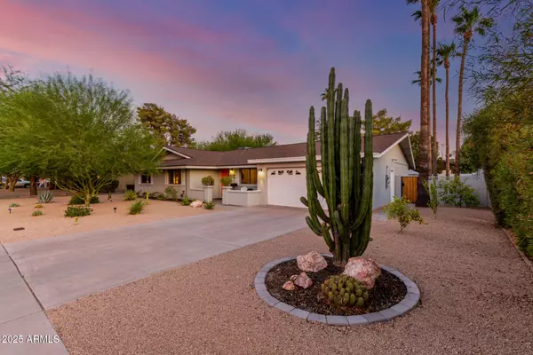 Phoenix, AZ 85028,3921 E PARADISE Drive