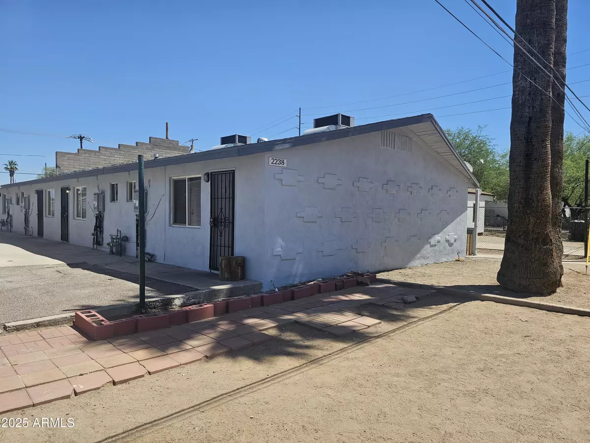 Phoenix, AZ 85006,2230 E POLK Street #8