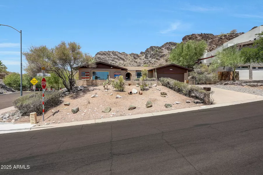 2202 E BELMONT Avenue, Phoenix, AZ 85020