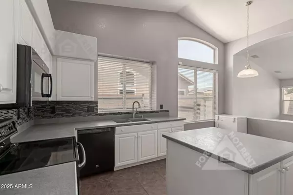 Gilbert, AZ 85296,1335 S LARKSPUR Street