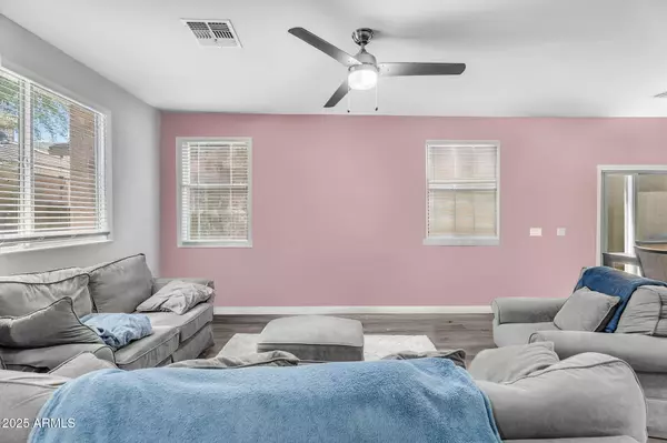 Phoenix, AZ 85035,2366 N 73RD Lane