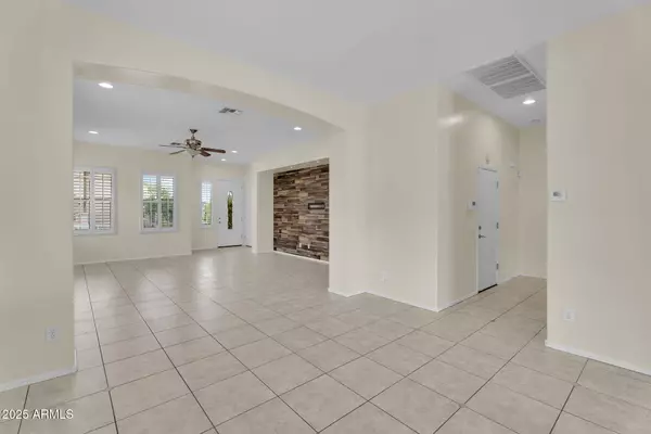 Phoenix, AZ 85042,7723 S 39TH Way