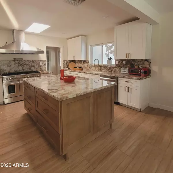 Phoenix, AZ 85008,4028 E EDGEMONT Avenue