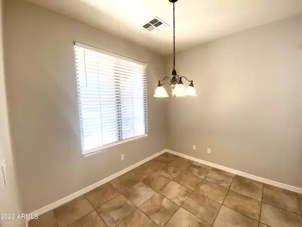 San Tan Valley, AZ 85143,182 W TWIN PEAKS Parkway