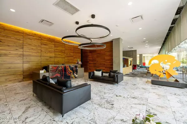 Scottsdale, AZ 85254,7120 E Kierland Boulevard #409