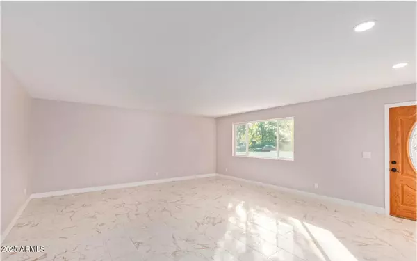 Mesa, AZ 85201,1042 W 9TH Place