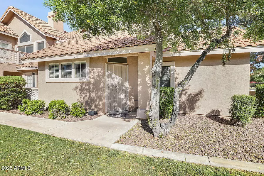 1633 E LAKESIDE Drive #139, Gilbert, AZ 85234