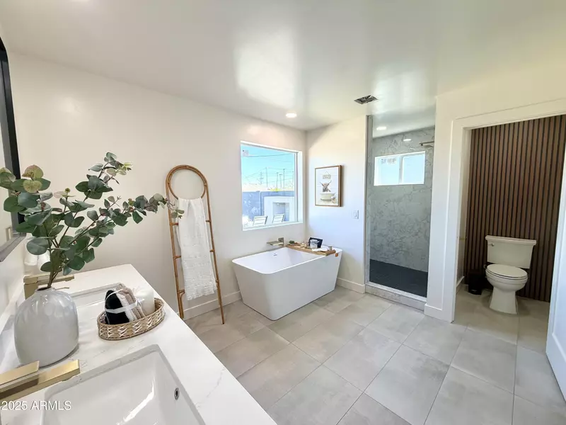 3934 E SAHUARO Drive, Phoenix, AZ 85028