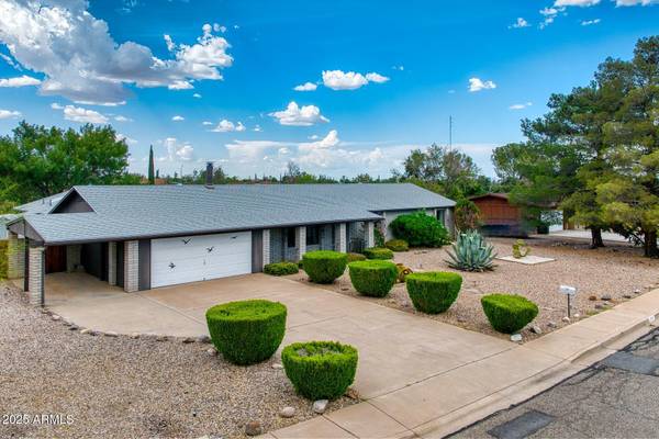 2011 E FOOTHILLS Drive, Sierra Vista, AZ 85635