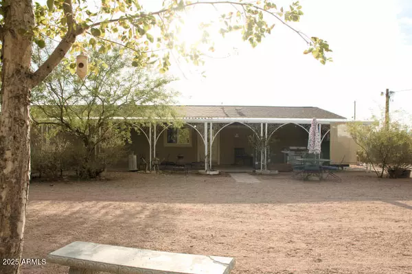 200 N TOMAHAWK Road, Apache Junction, AZ 85119