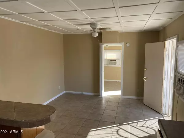 Phoenix, AZ 85008,1037 N 25TH Street #2