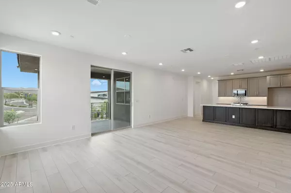 Phoenix, AZ 85085,2121 W Sonoran Desert Drive #66