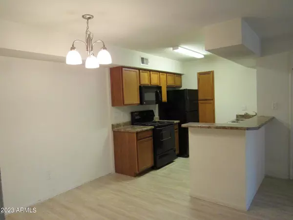 Phoenix, AZ 85016,2625 E INDIAN SCHOOL Road #116