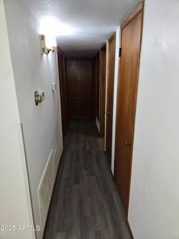 Phoenix, AZ 85009,3308 W ROANOKE Avenue