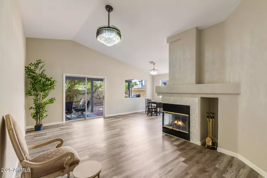 15818 N 6TH Avenue, Phoenix, AZ 85023