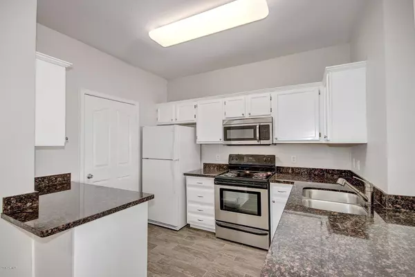 Phoenix, AZ 85048,16013 S DESERT FOOTHILLS Parkway #1037