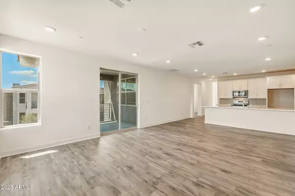 Phoenix, AZ 85085,2121 W Sonoran Desert Drive #59