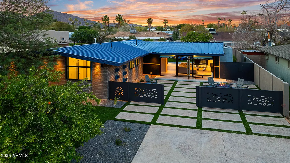 Scottsdale, AZ 85251,6842 E EARLL Drive