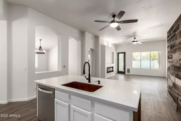Gilbert, AZ 85295,2310 S SOUTHWIND Drive