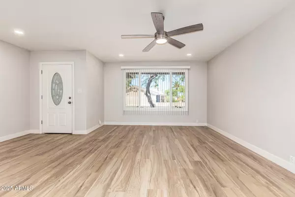 Tempe, AZ 85283,5401 S SIESTA Lane