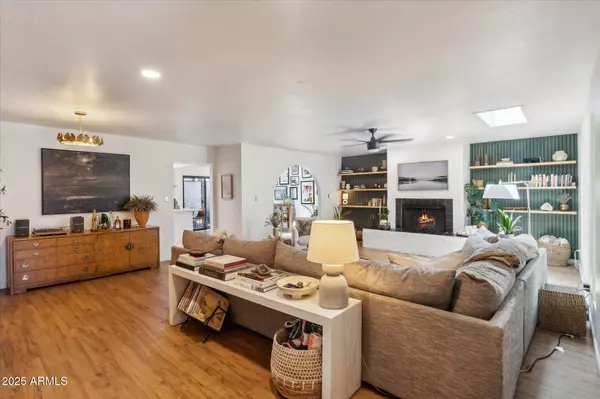 Phoenix, AZ 85014,6518 N 12TH Place