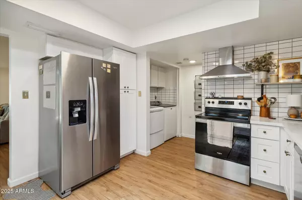 Phoenix, AZ 85014,6518 N 12TH Place