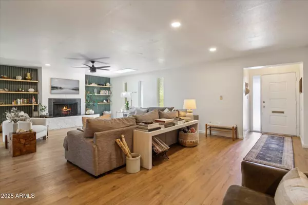 Phoenix, AZ 85014,6518 N 12TH Place