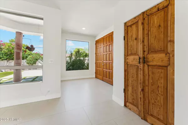 Phoenix, AZ 85016,6139 N 31ST Court