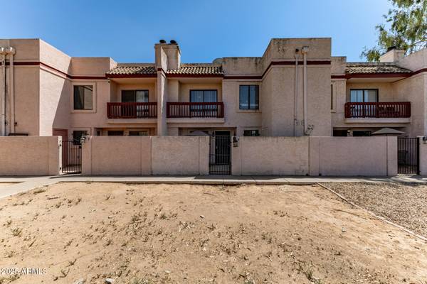 3001 E GRANDVIEW Road #2, Phoenix, AZ 85032