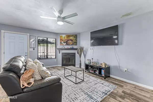 Phoenix, AZ 85032,3001 E GRANDVIEW Road #2