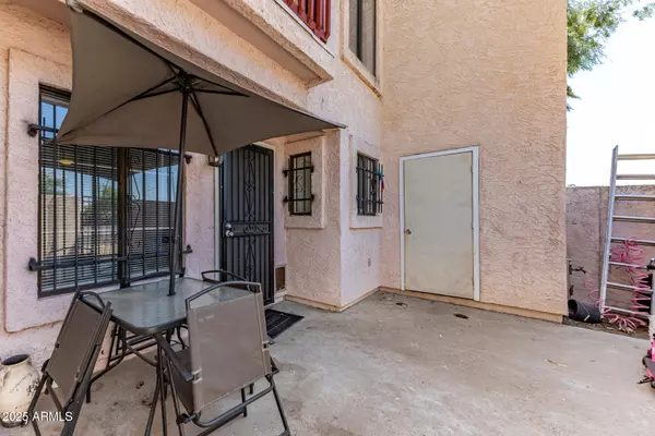 Phoenix, AZ 85032,3001 E GRANDVIEW Road #2