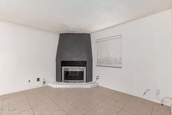 Phoenix, AZ 85032,15601 N 27TH Street #5