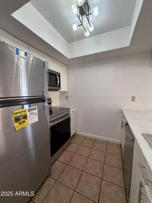 Phoenix, AZ 85029,12231 N 21ST Avenue #1