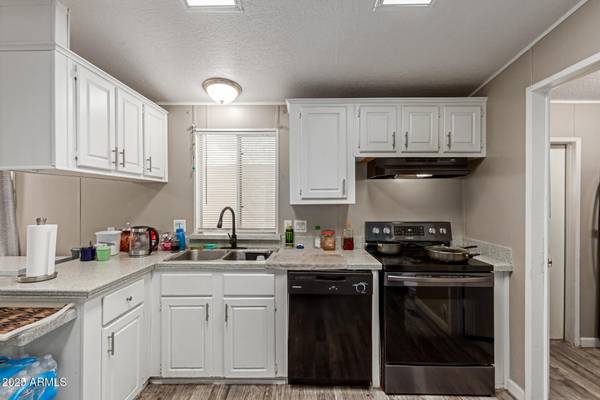 El Mirage, AZ 85335,12721 W GREENWAY Road #218