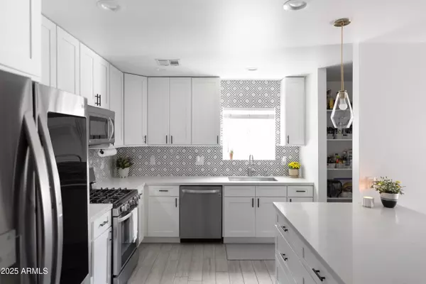 Phoenix, AZ 85018,4020 N 33RD Place