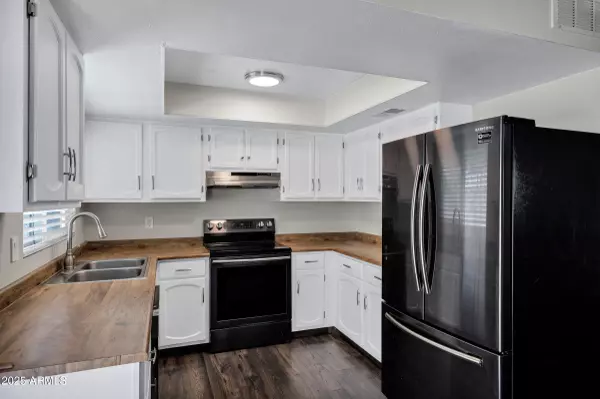 Glendale, AZ 85308,4707 W ANNETTE Circle