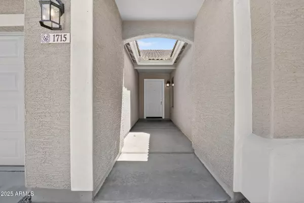 Phoenix, AZ 85042,1715 E BRANHAM Lane