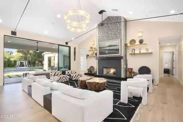 2912 E PIERSON Street, Phoenix, AZ 85016