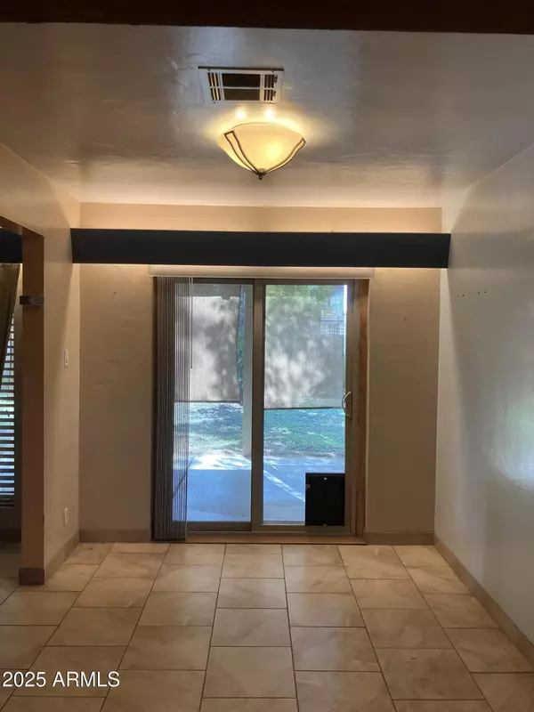 Phoenix, AZ 85014,6750 N 11TH Place