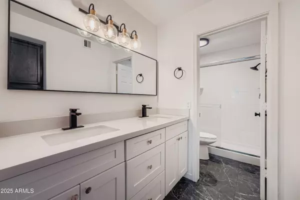Paradise Valley, AZ 85253,6885 E COCHISE Road #105