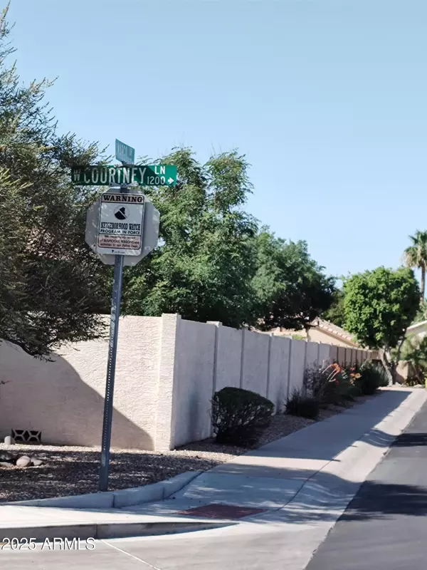 Tempe, AZ 85284,1365 W COURTNEY Lane