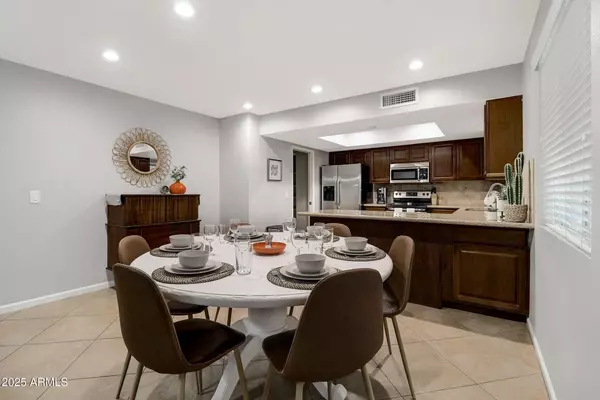 Tempe, AZ 85283,5803 S KENWOOD Lane